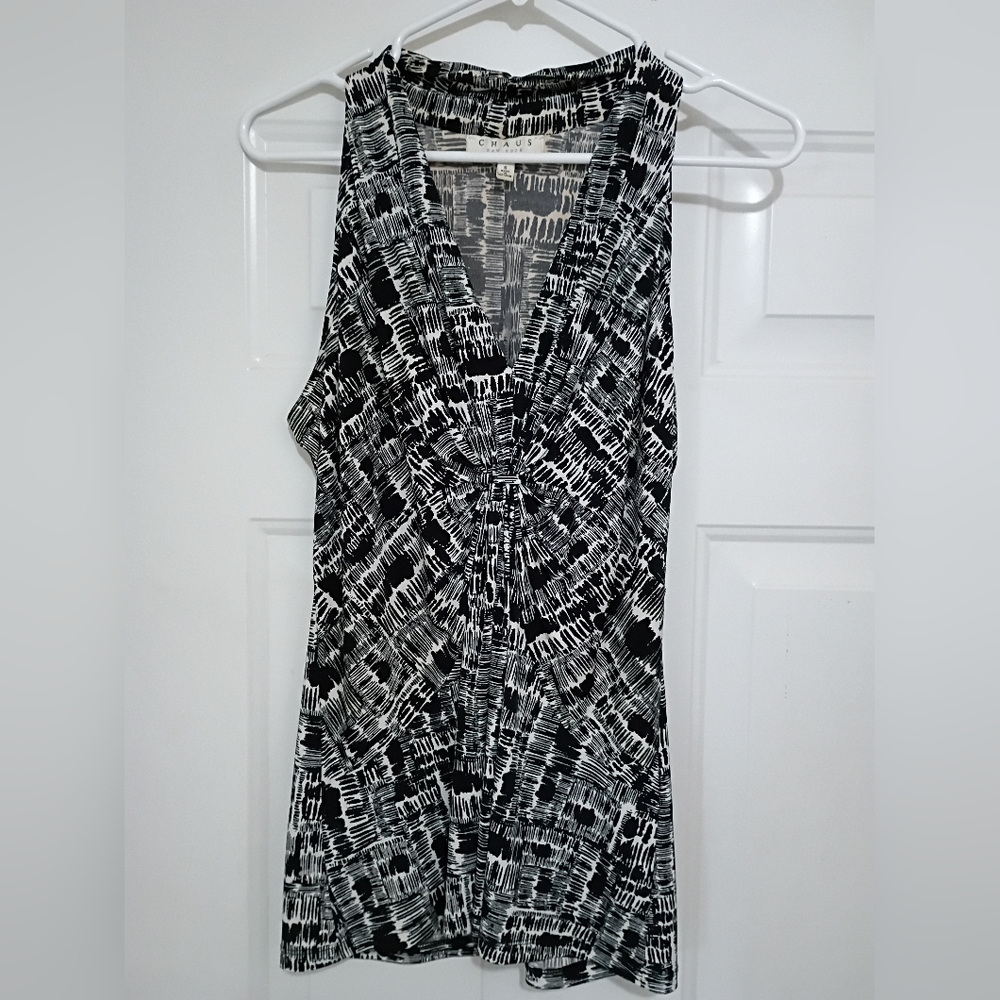 Chaus Women's Monochrome Abstract Pattern Top Size Small